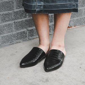 Black Snake Mule Flats